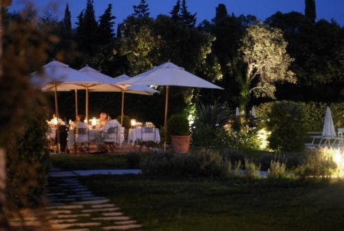 Hotel Villa Les Rosiers Гримо Экстерьер фото