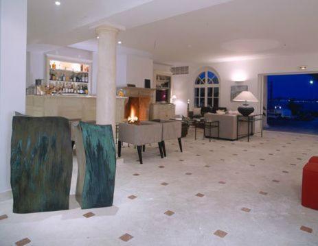 Hotel Villa Les Rosiers Гримо Экстерьер фото